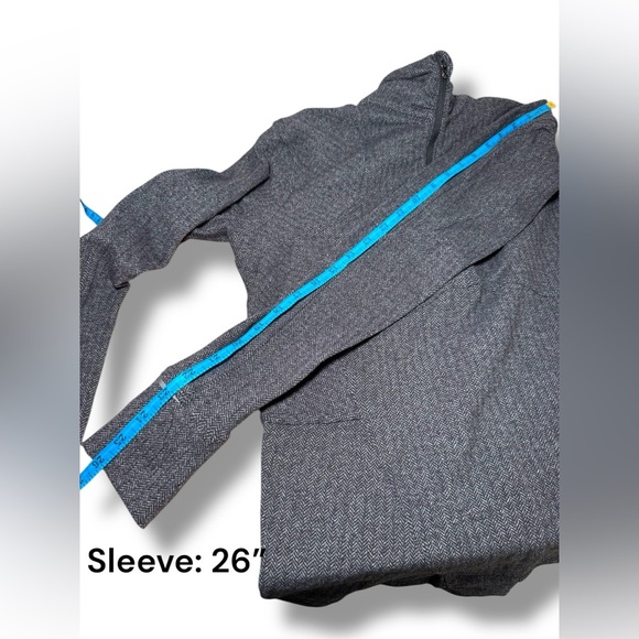 Lululemon‎ Rundful Gray Half Zip Pullover Shirt Size Medium (Est) EUC - Picture 7 of 9